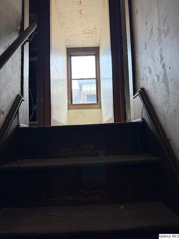 925 Jefferson St, Quincy, IL 62301