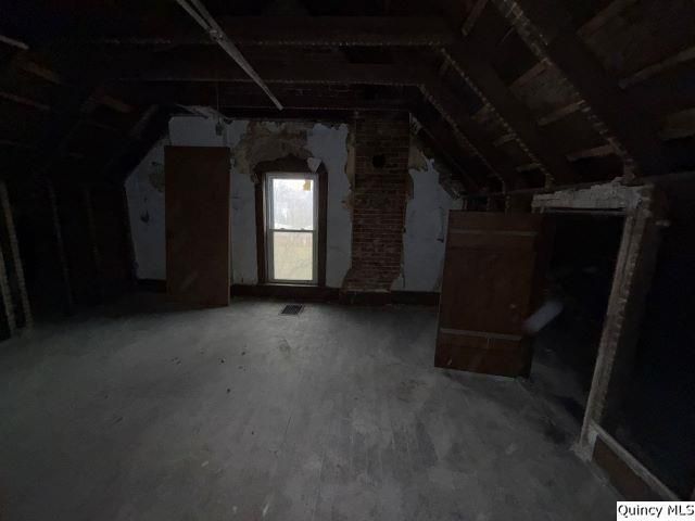 925 Jefferson St, Quincy, IL 62301