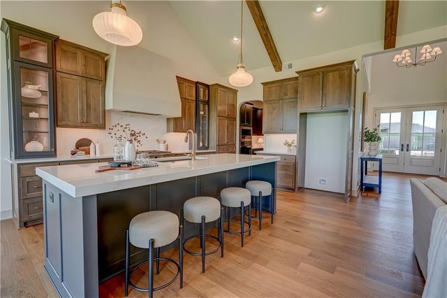 10 Red Fox Circle, Lake Winnebago, MO 64034