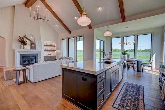 10 Red Fox Circle, Lake Winnebago, MO 64034