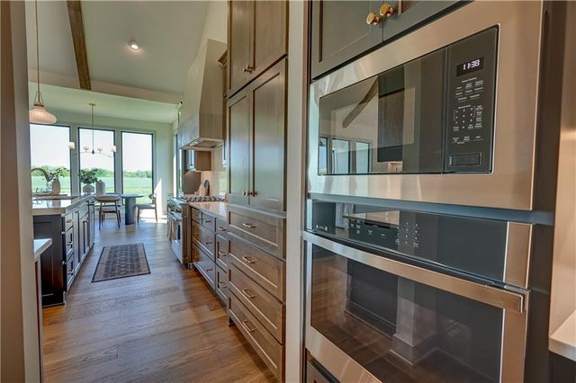 10 Red Fox Circle, Lake Winnebago, MO 64034