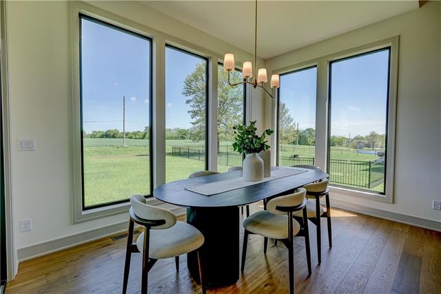 10 Red Fox Circle, Lake Winnebago, MO 64034