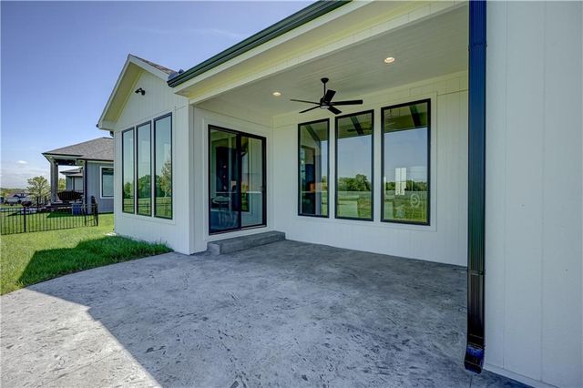 10 Red Fox Circle, Lake Winnebago, MO 64034