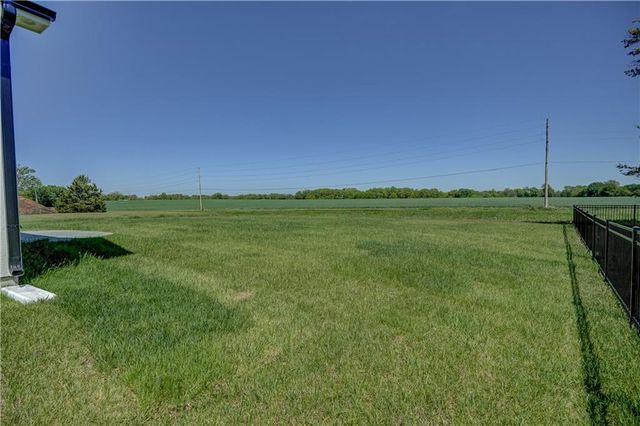 10 Red Fox Circle, Lake Winnebago, MO 64034