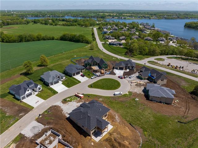 10 Red Fox Circle, Lake Winnebago, MO 64034