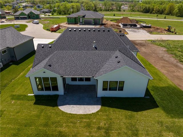 10 Red Fox Circle, Lake Winnebago, MO 64034