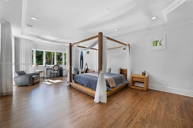 5002 SW 86th St, Miami, FL 33143