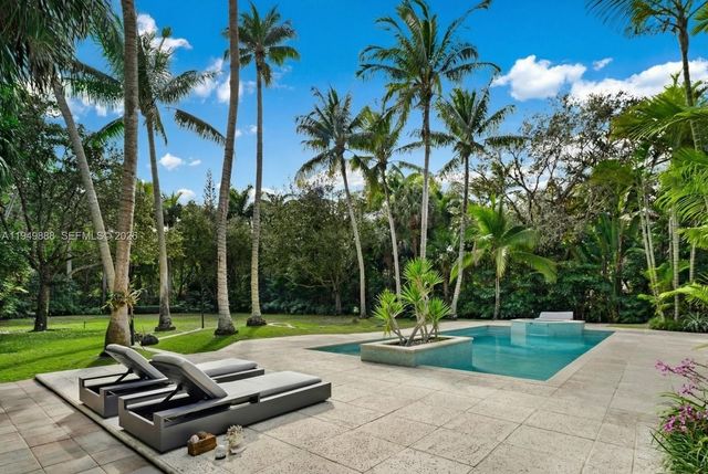 5002 SW 86th St, Miami, FL 33143