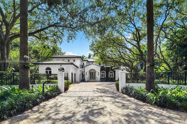 5002 SW 86th St, Miami, FL 33143