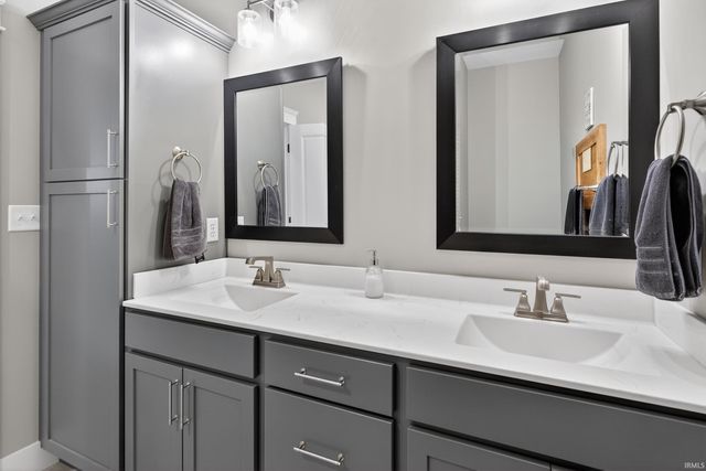 511 Westbriar Circle, Newburgh, IN 47630