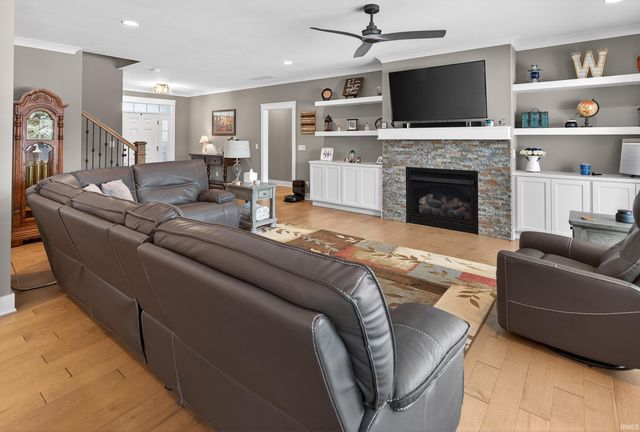 511 Westbriar Circle, Newburgh, IN 47630