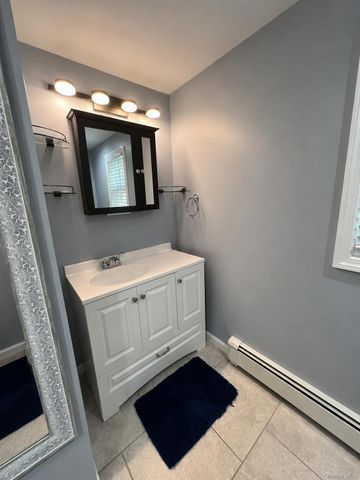 315 Grant Avenue, Islip, NY 11751