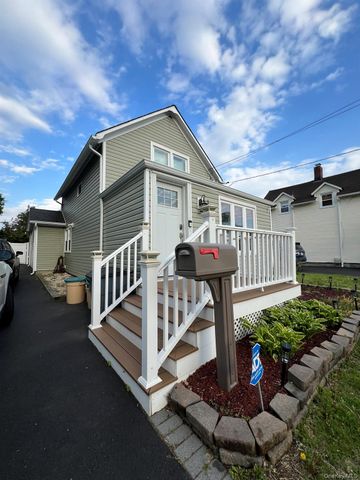 315 Grant Avenue, Islip, NY 11751