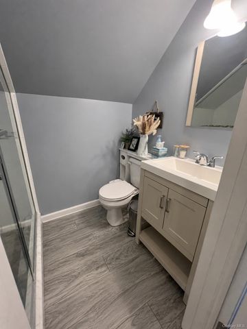 315 Grant Avenue, Islip, NY 11751
