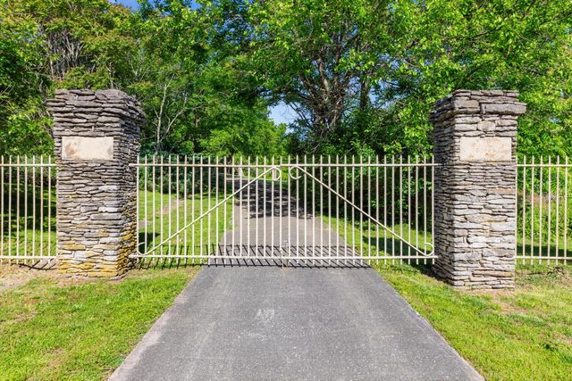 4351 Lexington Road, Harrodsburg, KY 40330