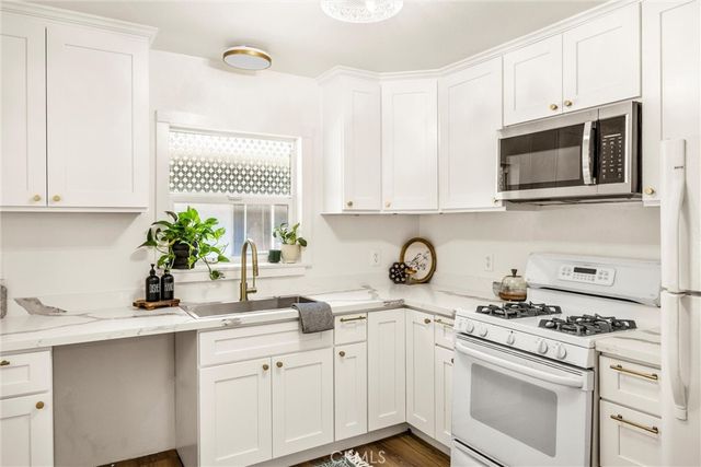797 W Village, Crestline, CA 92325