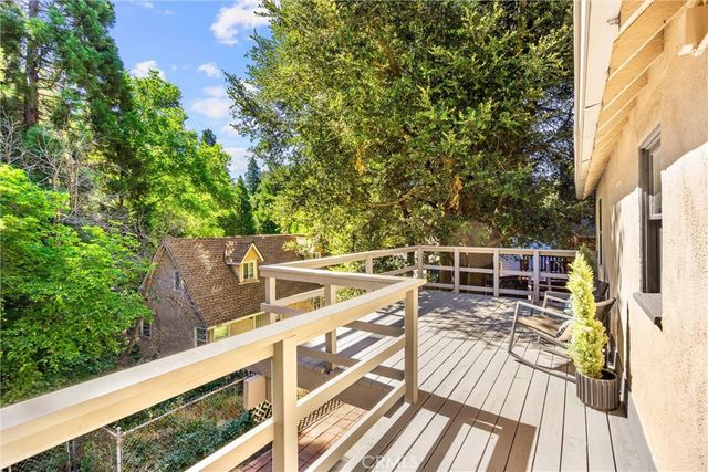797 W Village, Crestline, CA 92325