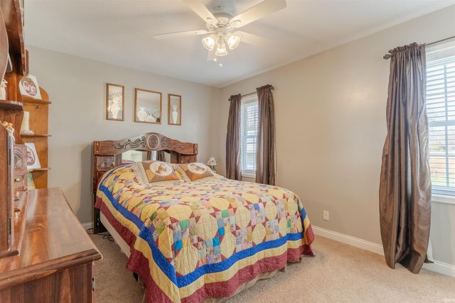 998 S State Road 61, Winslow, IN 47598