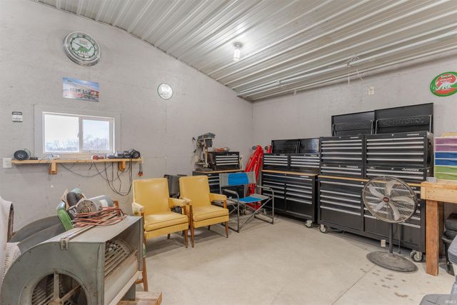 998 S State Road 61, Winslow, IN 47598