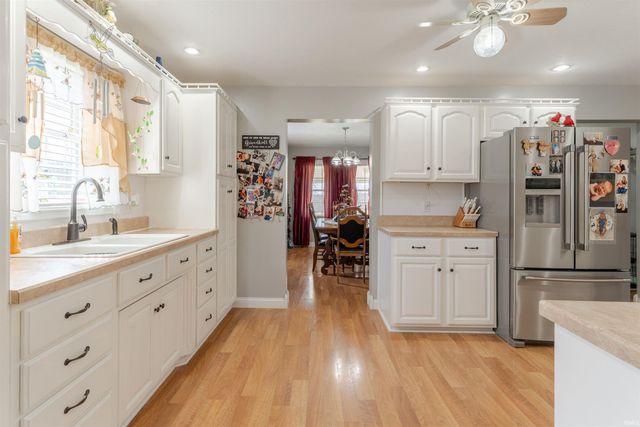 998 S State Road 61, Winslow, IN 47598