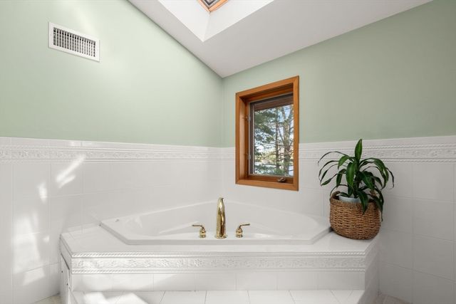 12 Stiles Ave, Spencer, MA 01562