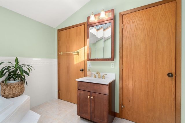 12 Stiles Ave, Spencer, MA 01562