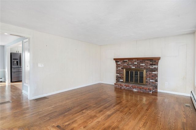 256 School Street, Lincoln, RI 02865