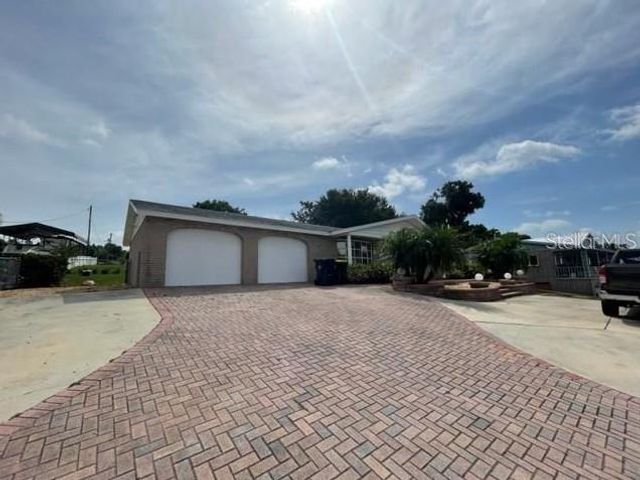1326 LAKE ARIANA BOULEVARD, Auburndale, FL 33823