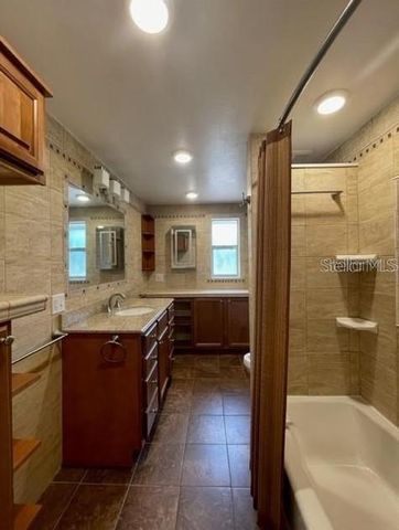 1326 LAKE ARIANA BOULEVARD, Auburndale, FL 33823
