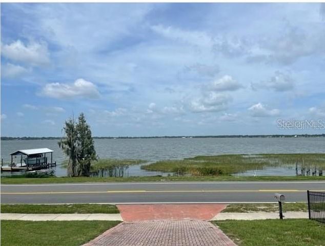 1326 LAKE ARIANA BOULEVARD, Auburndale, FL 33823