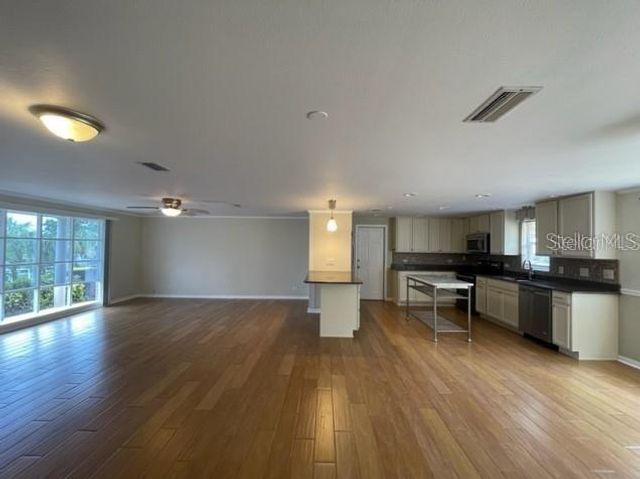 1326 LAKE ARIANA BOULEVARD, Auburndale, FL 33823