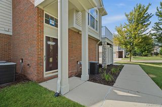 21856 Hartford Way, Macomb, MI 48042