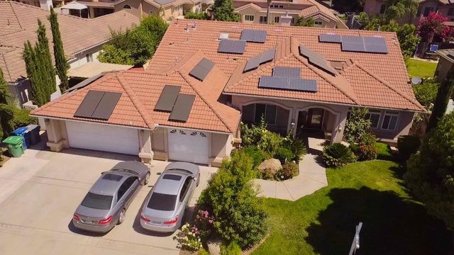 3213 Hollow Avenue, Madera, CA 93637
