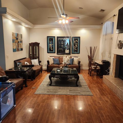 3213 Hollow Avenue, Madera, CA 93637