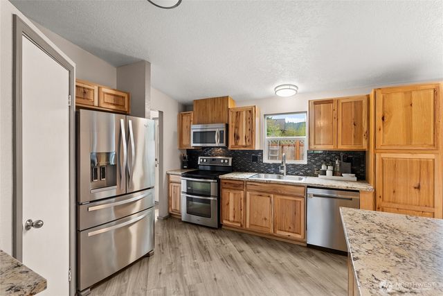 13741 Horsefall Avenue SE, Rainier, WA 98576