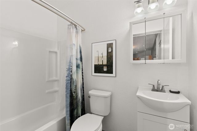 13741 Horsefall Avenue SE, Rainier, WA 98576