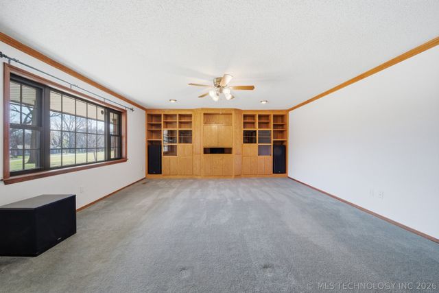 1001 N Hopi Street, Chouteau, OK 74337