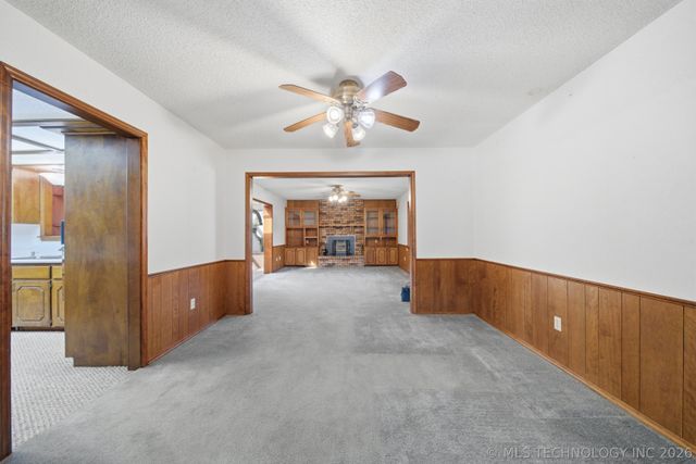 1001 N Hopi Street, Chouteau, OK 74337