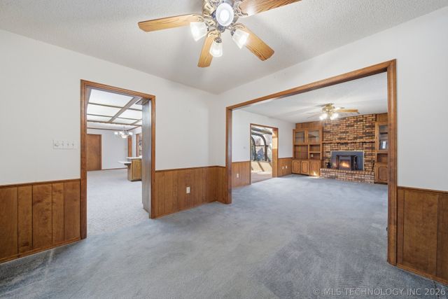 1001 N Hopi Street, Chouteau, OK 74337