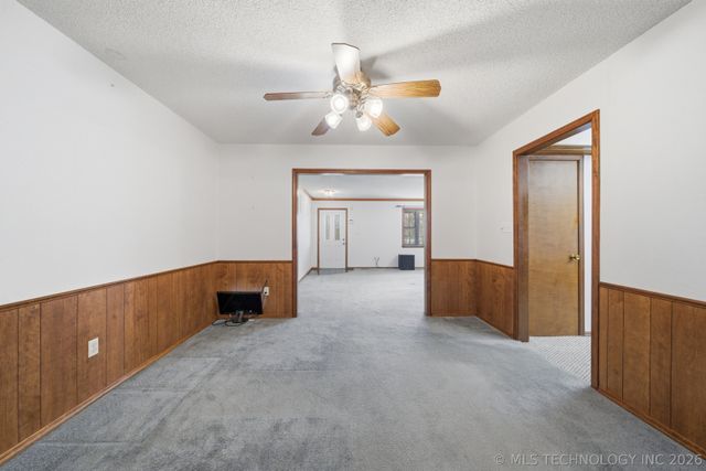 1001 N Hopi Street, Chouteau, OK 74337