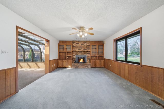 1001 N Hopi Street, Chouteau, OK 74337