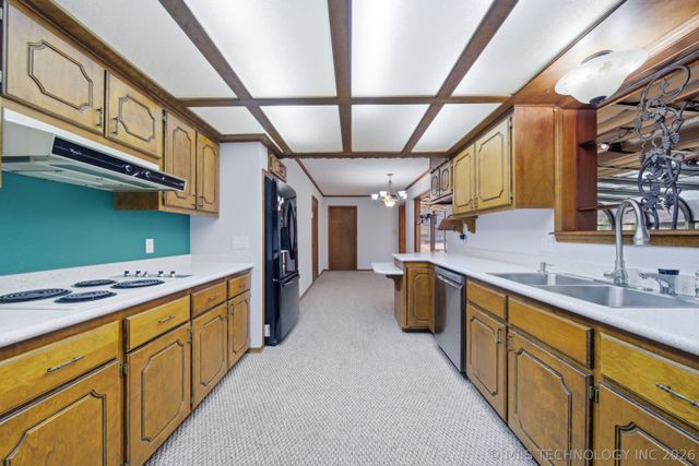 1001 N Hopi Street, Chouteau, OK 74337