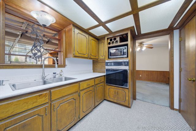 1001 N Hopi Street, Chouteau, OK 74337