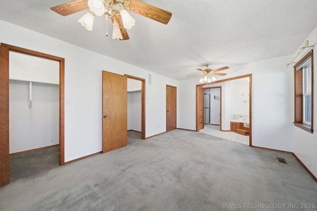 1001 N Hopi Street, Chouteau, OK 74337