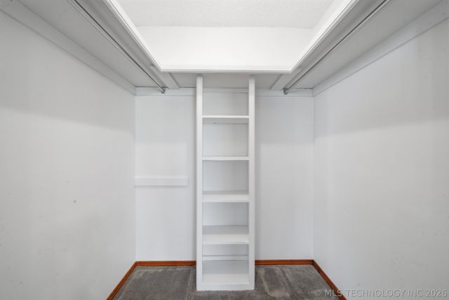 1001 N Hopi Street, Chouteau, OK 74337