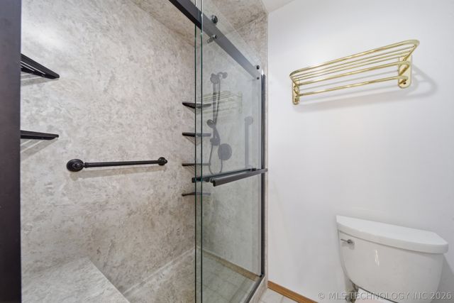 1001 N Hopi Street, Chouteau, OK 74337