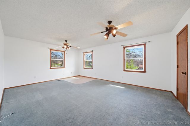 1001 N Hopi Street, Chouteau, OK 74337