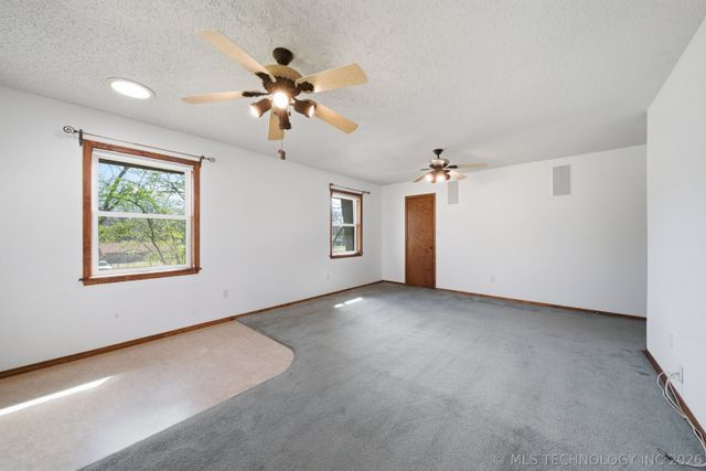 1001 N Hopi Street, Chouteau, OK 74337