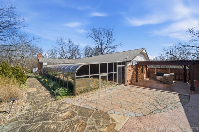 1001 N Hopi Street, Chouteau, OK 74337