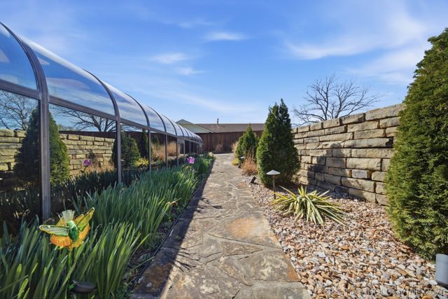 1001 N Hopi Street, Chouteau, OK 74337